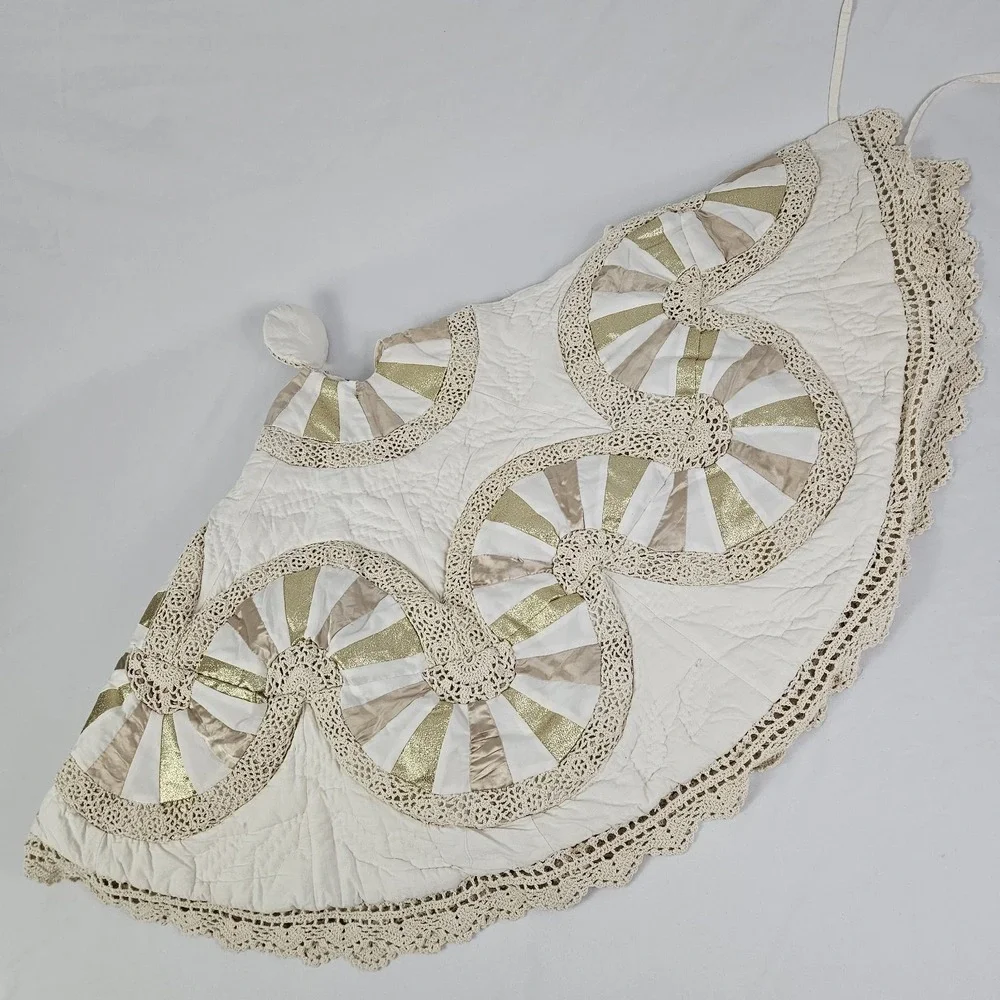 Patchwork Christmas Tree Skirt Quilted Chrochet Large Gold Lame Vintage